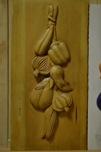 Резное панно из дерева "Овощной натюрморт" - Сосна
